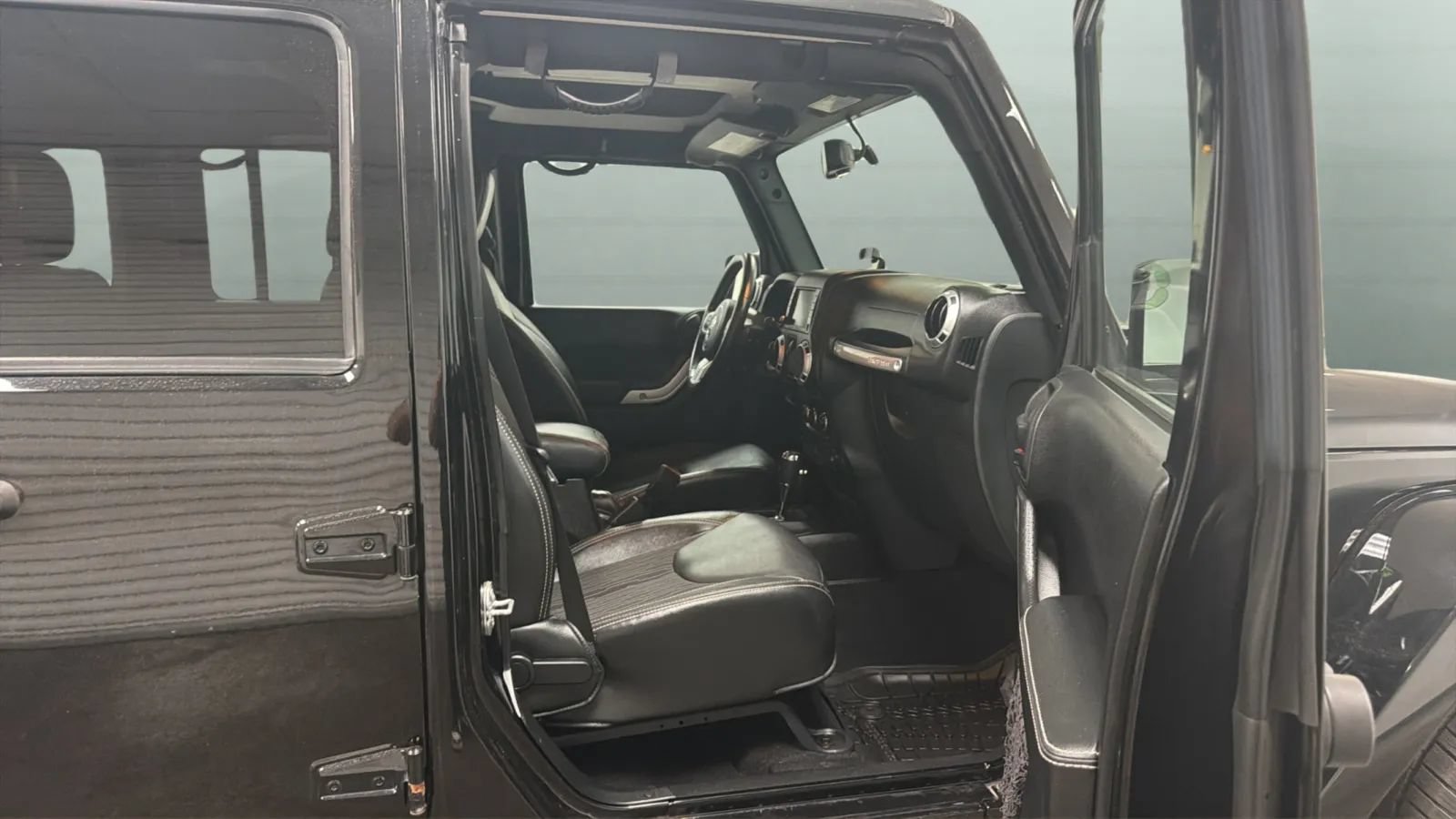 Used 2015 Jeep Wrangler Unlimited Sport AWD/4WD image 20