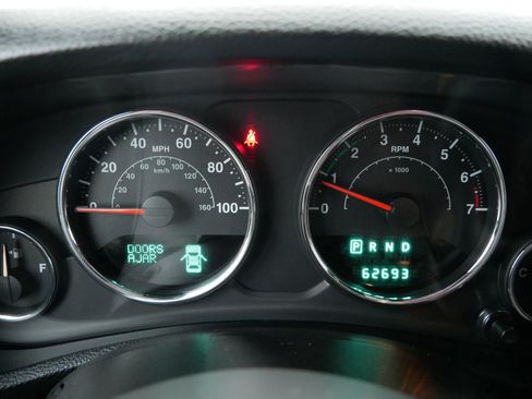 Used 2014 Jeep Wrangler Sahara w/ Dual Top Group image 21