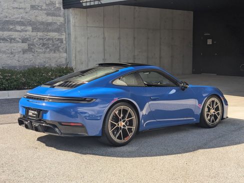 Used 2025 Porsche 911 Carrera 4 GTS image 9