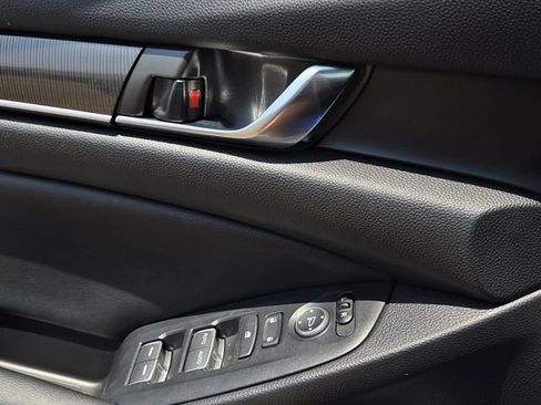 Used 2019 Honda Accord Sport image 18