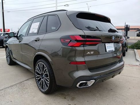 New 2026 BMW X5 sDrive40i image 7
