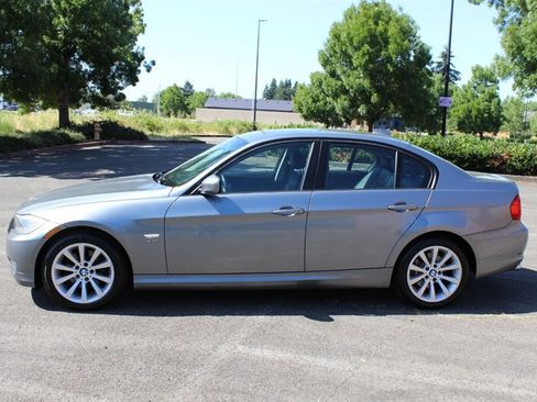 Used 2011 BMW 328i xDrive Sedan AWD/4WD image 7