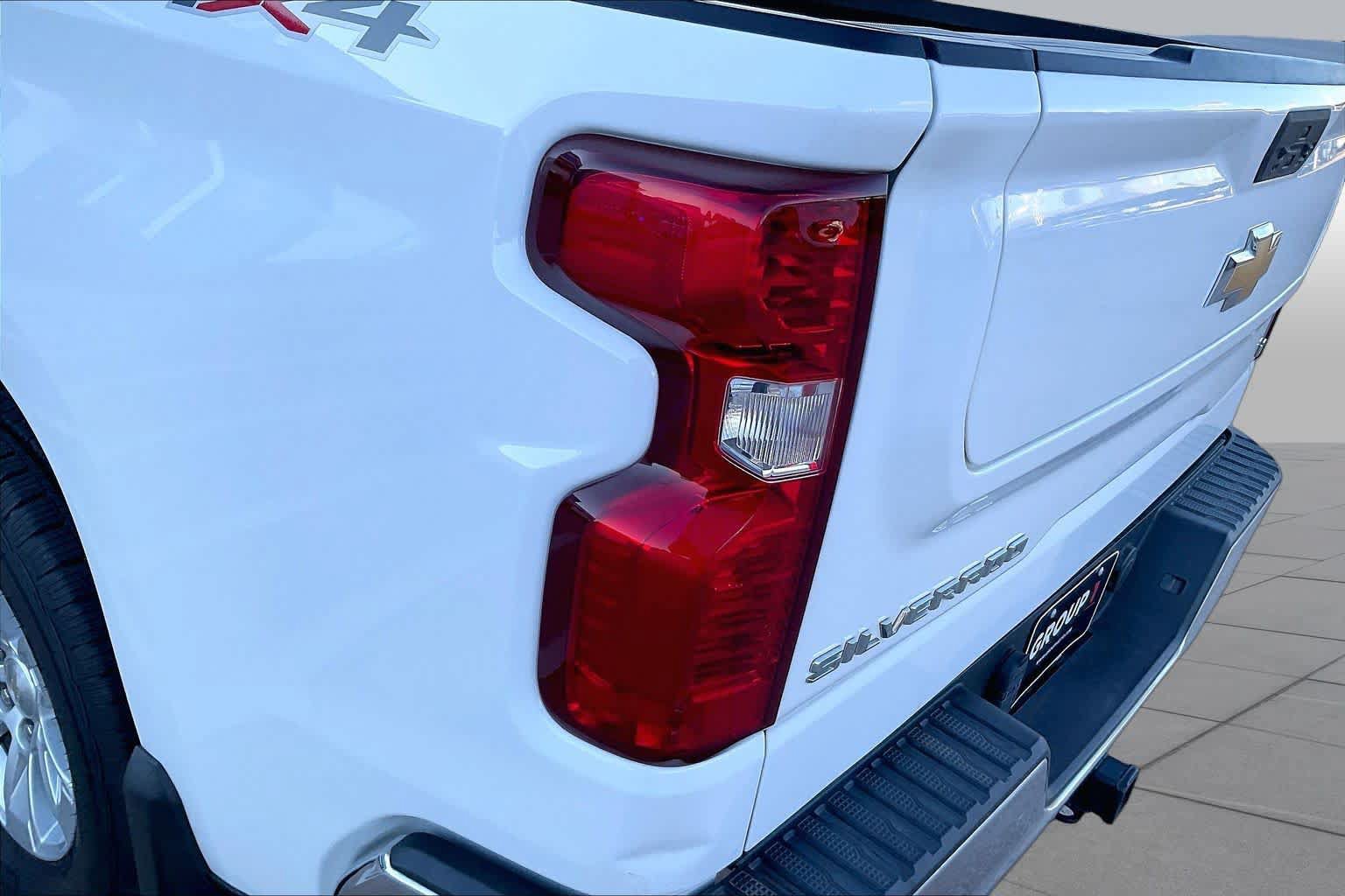 Used 2021 Chevrolet Silverado 1500 LT w/ Convenience Package II AWD/4WD image 28