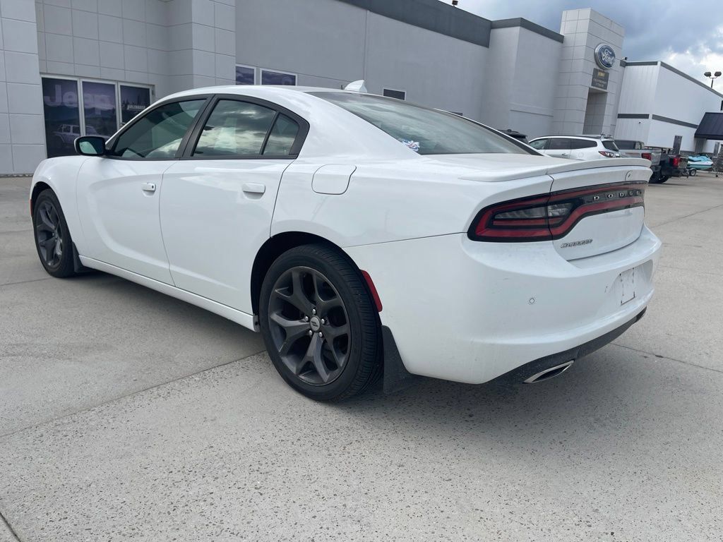 Used 2019 Dodge Charger SXT w/ Plus Group RWD image 3