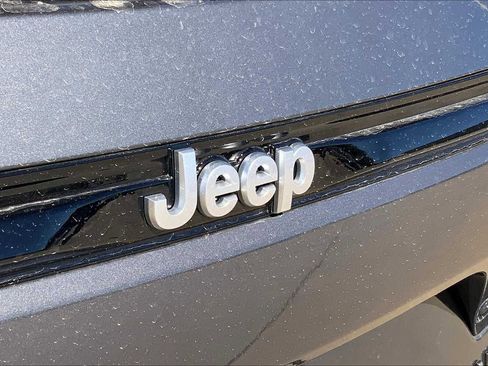 New 2025 Jeep Grand Cherokee Limited image 15