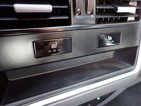 Used 2021 Porsche Cayenne image 11