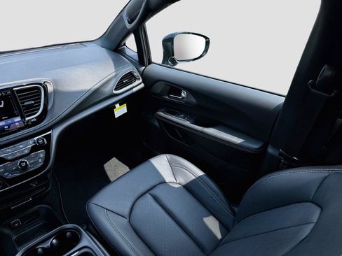 New 2027 Chrysler Pacifica Select AWD/4WD image 27