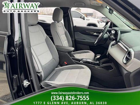 Used 2024 Chevrolet TrailBlazer LT w/ LT Cold Weather Package image 12