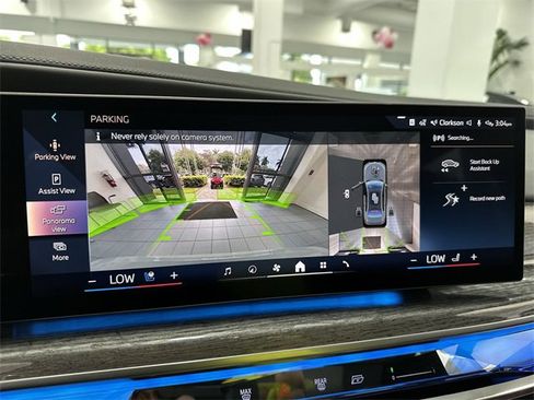 Used 2024 BMW 760i xDrive image 24