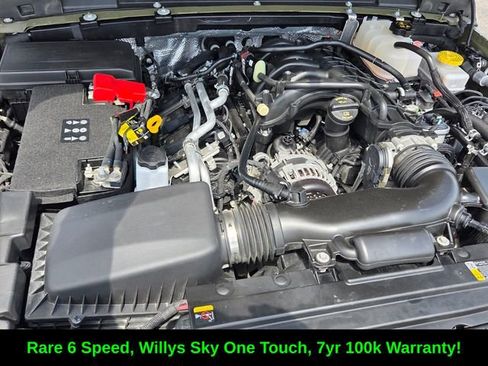 Certified 2025 Jeep Wrangler Willys AWD/4WD image 10
