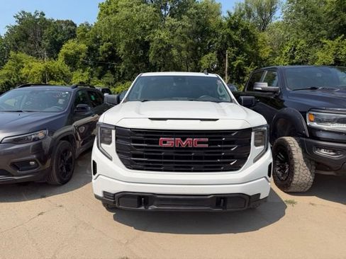 Used 2024 GMC Sierra 1500 Pro w/ Graphite Edition AWD/4WD image 2