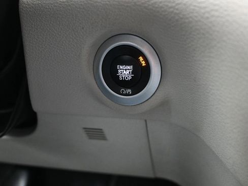 Used 2018 Chrysler Pacifica Limited w/ Advanced Safetytec Group image 25