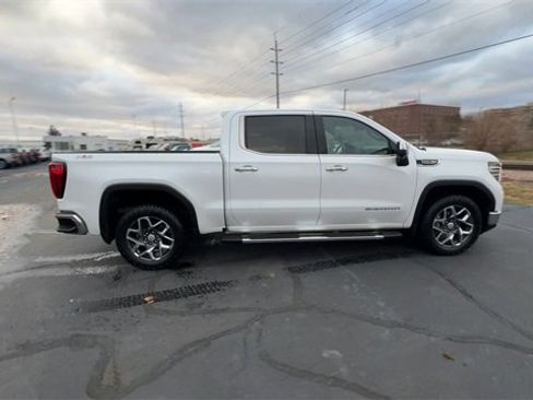 Used 2022 GMC Sierra 1500 SLT w/ SLT Premium Package image 9