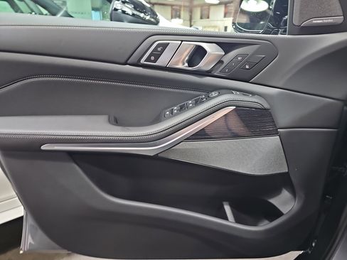 New 2026 BMW X5 xDrive40i w/ M Sport Package AWD/4WD image 29