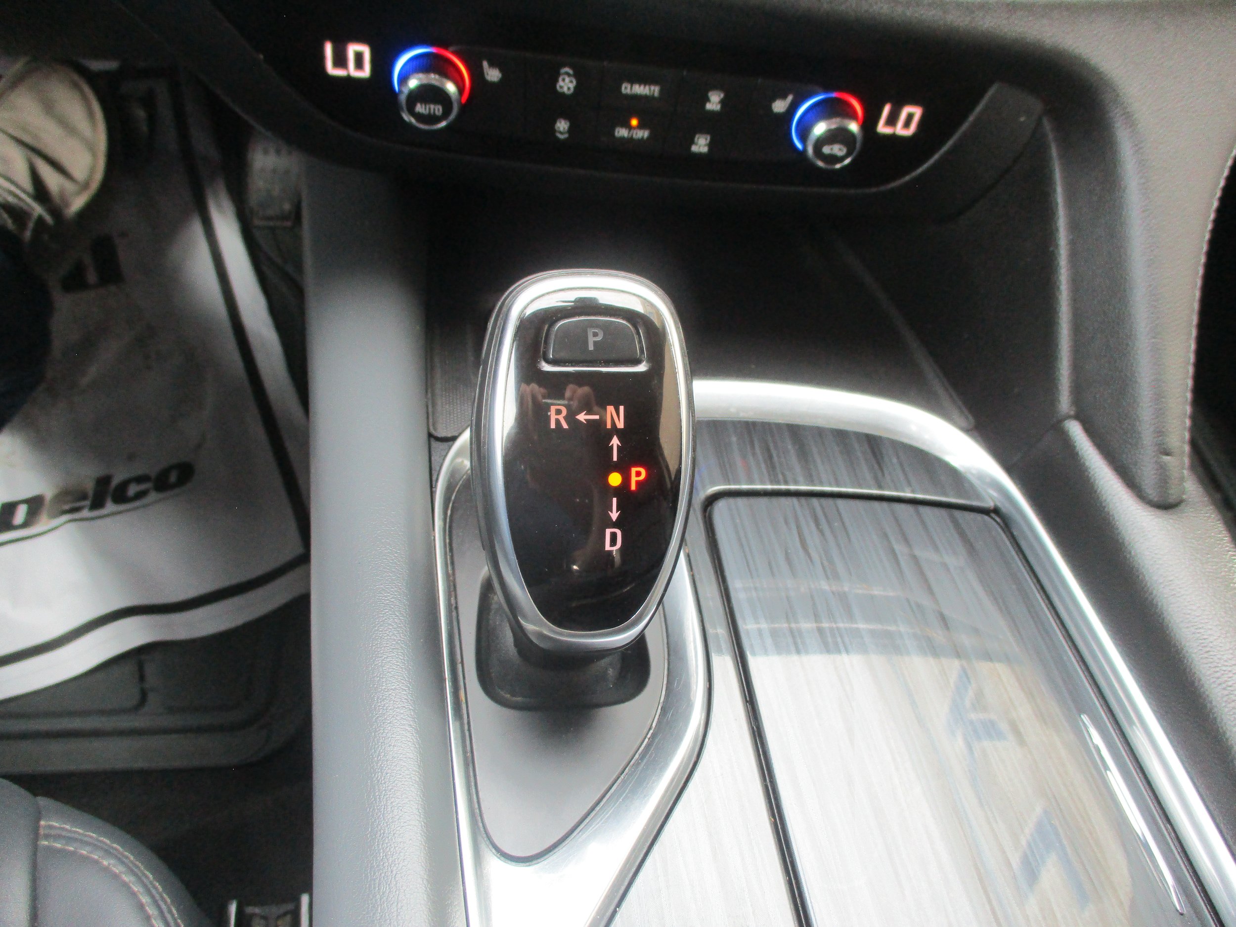 Used 2020 Buick Enclave Essence FWD image 15