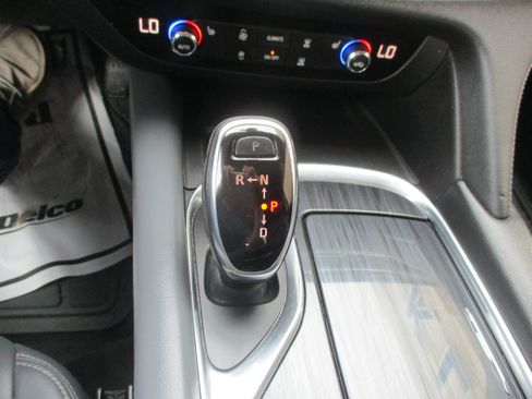Used 2020 Buick Enclave Essence FWD image 15