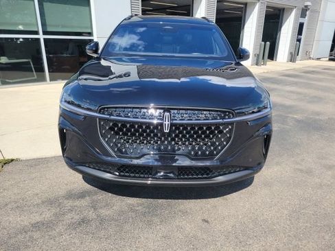 Certified 2024 Lincoln Nautilus Reserve w/ Equipment Group 202A AWD/4WD image 9