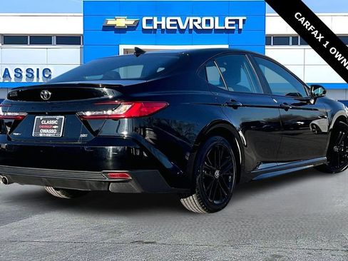 Used 2025 Toyota Camry SE image 5