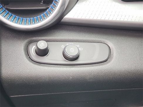 Certified 2024 Chevrolet Trax LT w/ Sunroof Package image 22