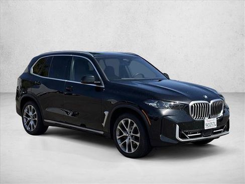 Used 2024 BMW X5 xDrive40i w/ Parking Assistance Package AWD/4WD image 3