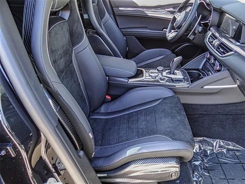 New 2023 Alfa Romeo Stelvio Quadrifoglio image 17