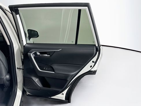 Used 2025 Toyota RAV4 XLE w/ Convenience Package FWD image 32