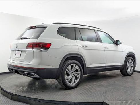Used 2023 Volkswagen Atlas SE w/ Panoramic Sunroof Package FWD image 8
