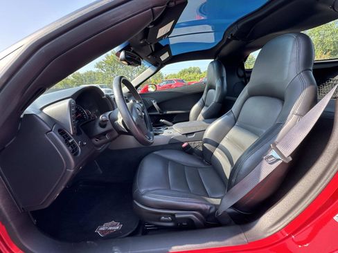 Used 2007 Chevrolet Corvette Coupe w/ Preferred Equipment Group image 2