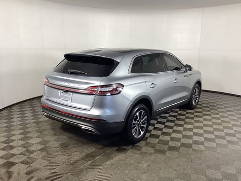 Used 2022 Lincoln Nautilus Reserve image 2