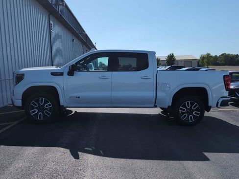 Used 2024 GMC Sierra 1500 AT4 w/ Technology Package AWD/4WD image 2
