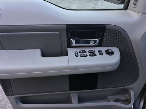 Used 2006 Ford F150 XLT image 16