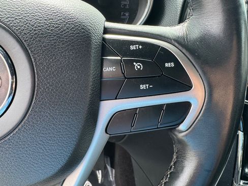 Used 2019 Jeep Grand Cherokee Limited w/ Luxury Group II AWD/4WD image 24