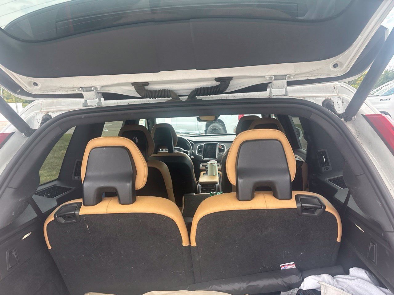 Used 2018 Volvo XC90 T5 Momentum w/ Convenience Package FWD image 13