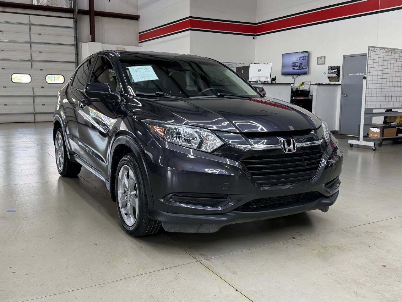Used 2017 Honda HR-V LX image 1