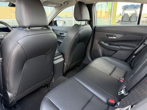 Used 2026 Nissan Sentra SR w/ SR Premium Package FWD image 32