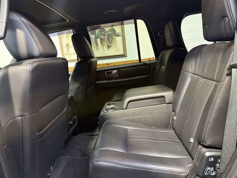 Used 2017 Lincoln Navigator Reserve image 24