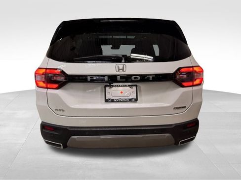 New 2026 Honda Pilot Touring image 21