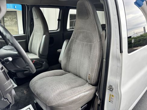 Used 2016 Chevrolet Express 3500 LT w/ LT Preferred Equipment Group image 12