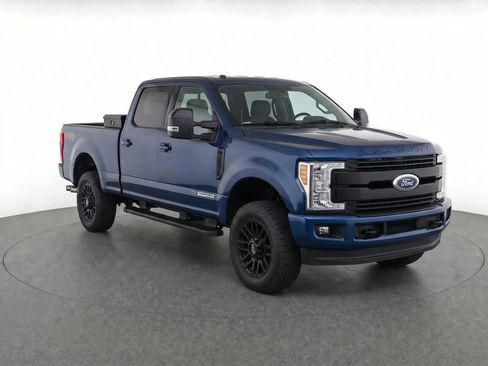 Used 2019 Ford F250 Lariat w/ Lariat Ultimate Package AWD/4WD image 2