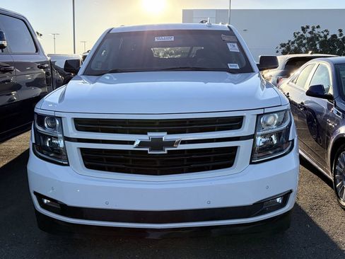 Used 2020 Chevrolet Suburban Premier image 3