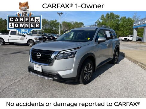 Used 2025 Nissan Pathfinder SL AWD/4WD image 3