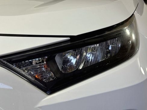 Used 2020 Toyota RAV4 LE FWD image 35
