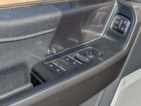 Used 2025 Ford F150 Lariat w/ Equipment Group 502A High image 25