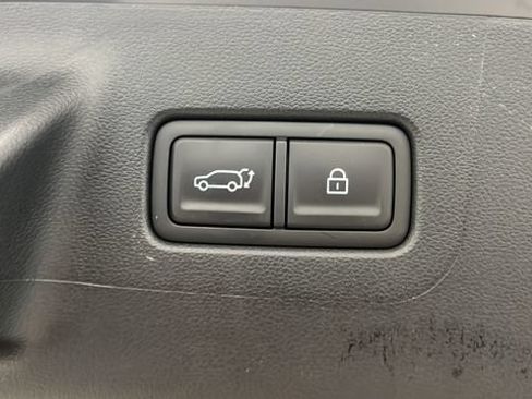 Used 2025 Hyundai Santa Fe Limited AWD/4WD image 29