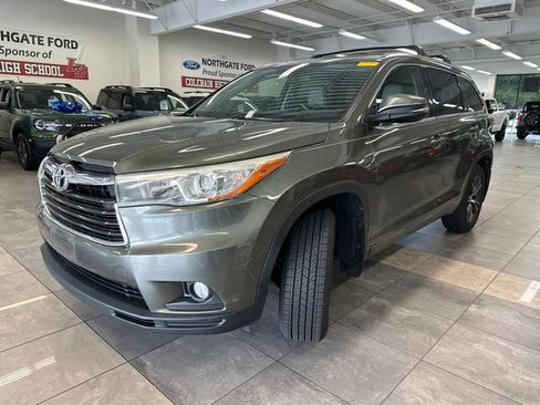 Used 2016 Toyota Highlander XLE AWD/4WD image 15