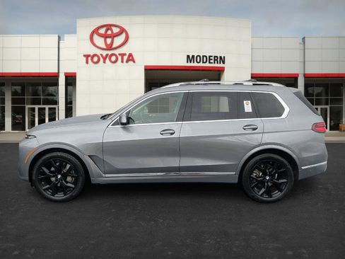 Used 2025 BMW X7 xDrive40i image 2