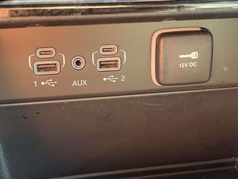 Used 2024 Jeep Grand Cherokee Limited image 20