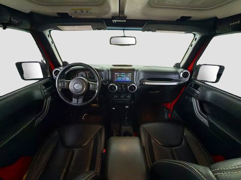 Used 2014 Jeep Wrangler Sahara w/ Connectivity Group AWD/4WD image 9