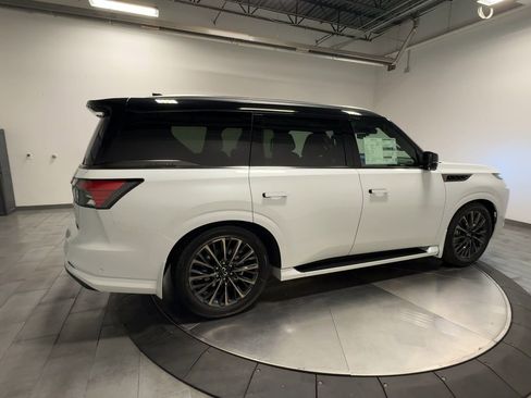 New 2026 INFINITI QX80 Autograph w/ Premium Cargo Package image 8