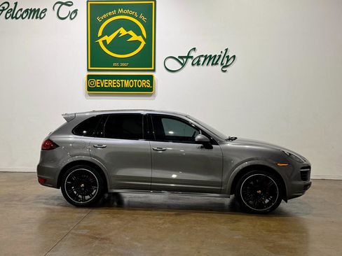 Used 2014 Porsche Cayenne GTS AWD/4WD image 2